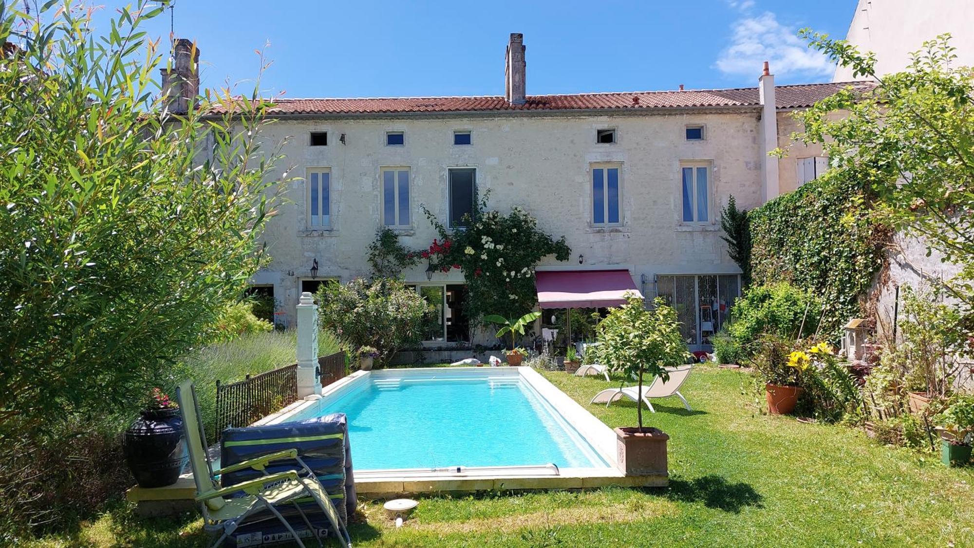 La Gueriniere Bella Romantica Châteauneuf-sur-Charente Exterior foto
