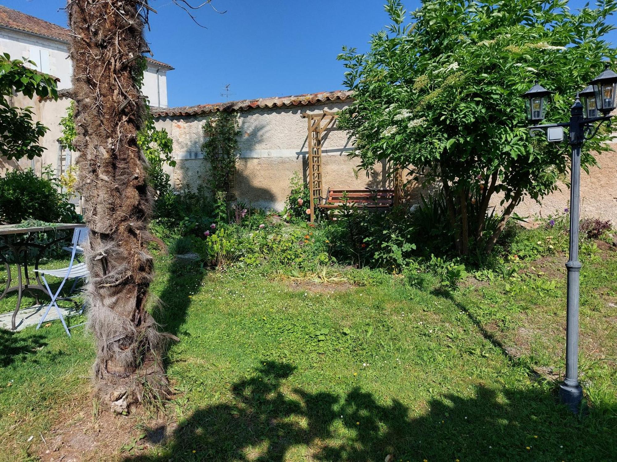 La Gueriniere Bella Romantica Châteauneuf-sur-Charente Exterior foto